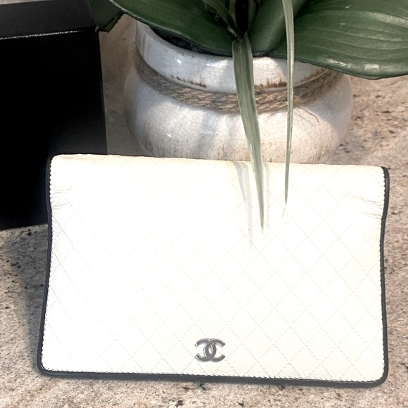 Chanel Quilted Bi-Color Ivory/Black Matelasse Long Wallet- Authentic - Picture 12 of 17